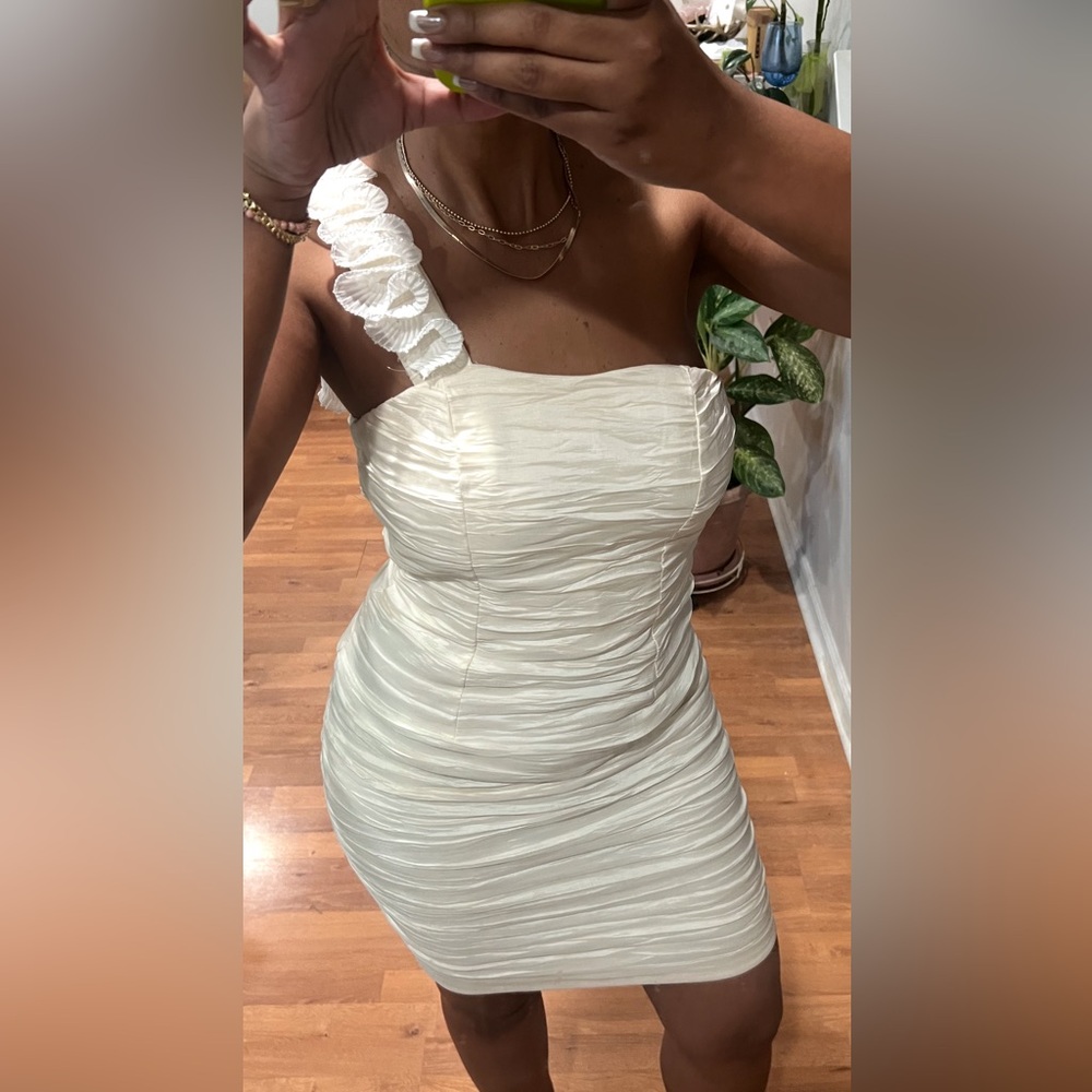 Chic One-Shoulder White Dress